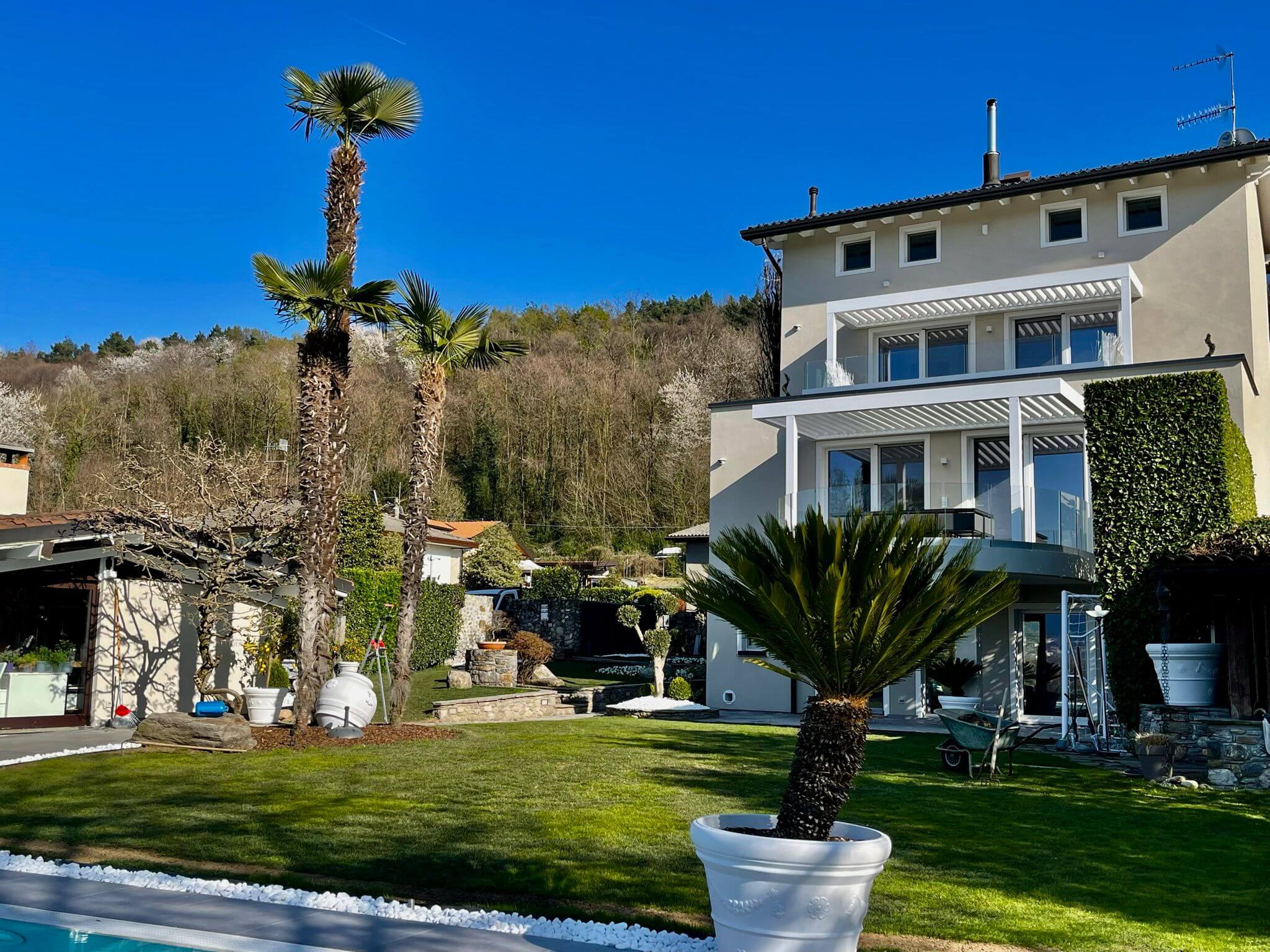 Villa Pato dopo la ristrutturazione degli spazi esterni