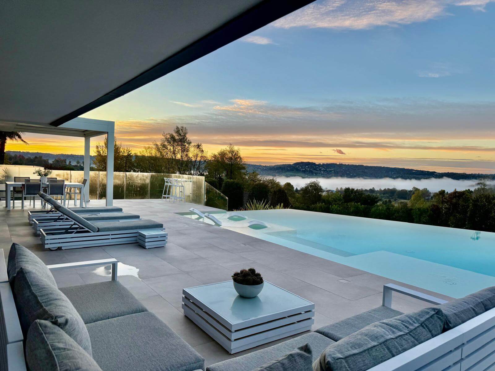 Vista panoramica e piscina di Villa Pato 2 riqualificata
